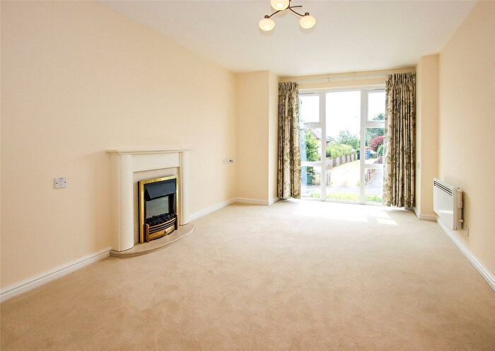 1 Bedroom Flat For Sale In Avenue Road, Lymington, Hampshire, SO41