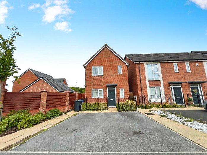 3 Bedroom Detached House For Sale In Harold Evans Close, Stoke-On-Trent, Staffordshire, ST4
