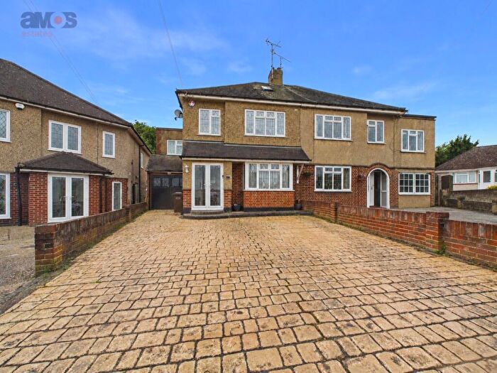 4 Bedroom Semi-Detached House For Sale In Hazel Close, Hadleigh, Essex, SS7