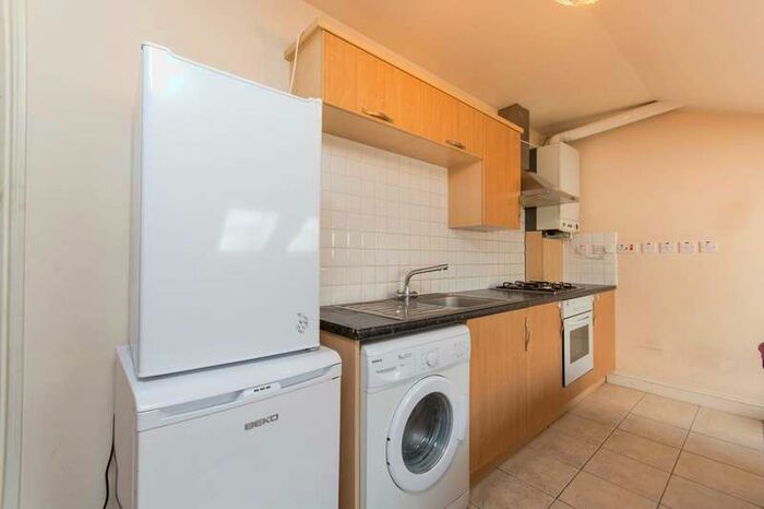 1 Bedroom Flat To Rent In Norwood Road, West Norwood, SE27