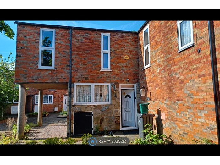 3 Bedroom End Of Terrace House To Rent In Crosse Courts, Basildon, SS15