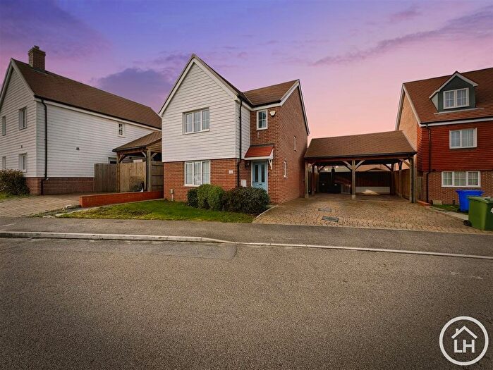 3 Bedroom Detached House For Sale In Hop Garden Crescent, Newington, Sittingbourne, ME9