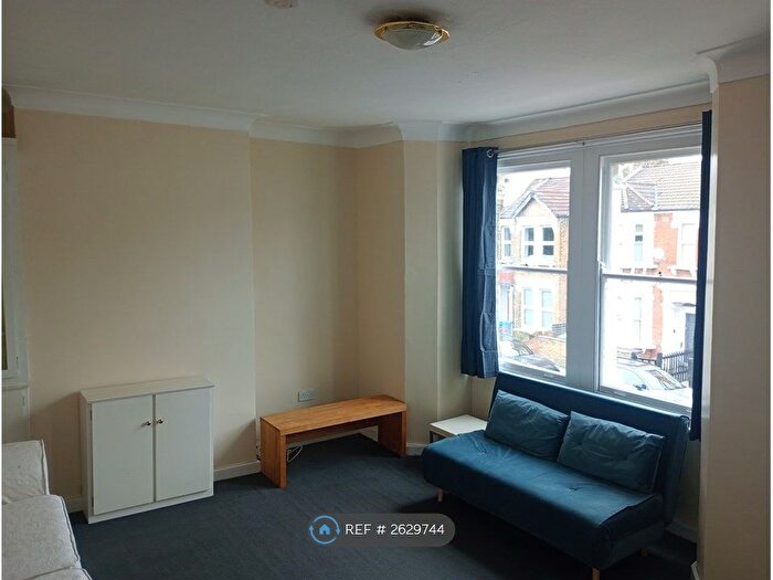 1 Bedroom Flat To Rent In Ivydale Road, London, SE15
