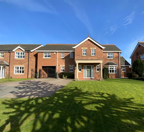 5 Bedroom Detached House For Sale In Grange Farm Lane, Humberston, DN36