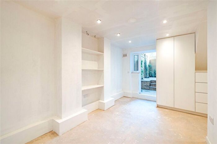 1 Bedroom Flat To Rent In Winchester Avenue, Queens Park, NW6