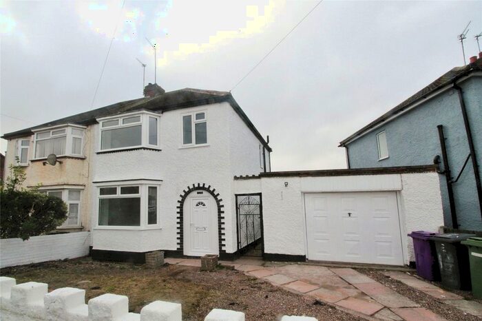 3 Bedroom Semi-Detached House To Rent In Broadmoor Road, Bilston, West Midlands, WV14
