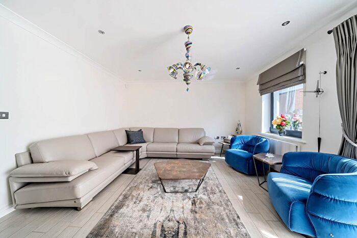 4 Bedroom Town House To Rent In Churchill Road, Uxbridge, UB10