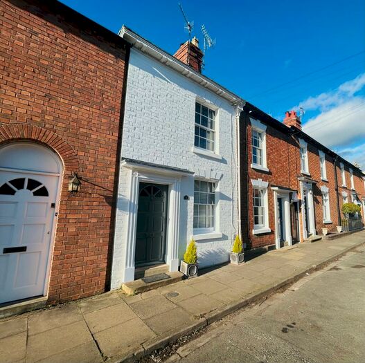 2 Bedroom House To Rent In College Street, Stratford Upon Avon, CV37