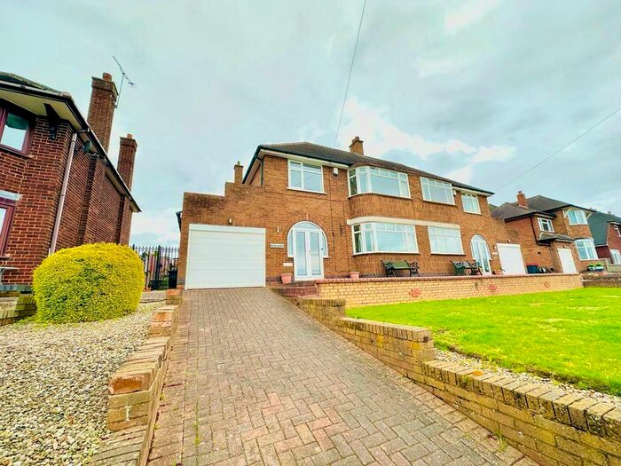3 Bedroom House To Rent In Coventry Road, Kingsbury, B78