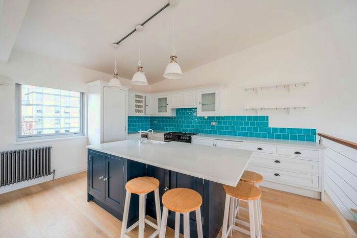 2 Bedroom Flat To Rent In Sunlight Square, Bethnal Green, London, E2