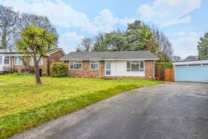 3 Bedroom Bungalow To Rent In Pound Close, Headley, GU35