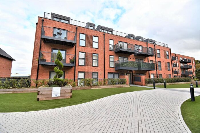 2 Bedroom Apartment To Rent In Beaulieu Place, Hook, RG27