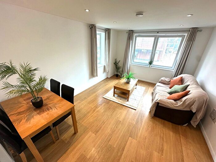 2 Bedroom Flat To Rent In Stoke Road, Slough, Slough, SL2