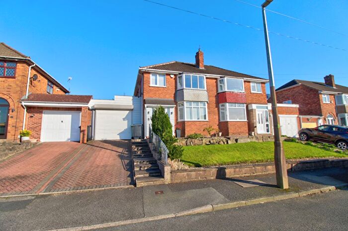 3 Bedroom Semi Detached House For Sale In Southview Road, Dudley, DY3