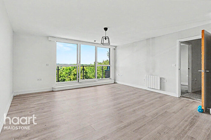2 Bedroom Apartment For Sale In Sandling Lane, Maidstone, ME14
