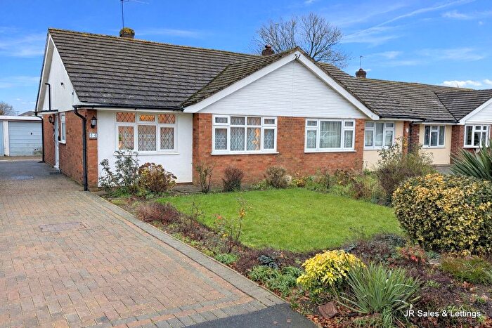 2 Bedroom Semi-Detached Bungalow For Sale In Jones Road, Goffs Oak, EN7