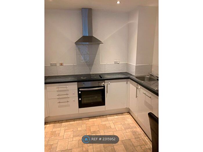 2 Bedroom Flat To Rent In Icon Building, Ilford, IG1