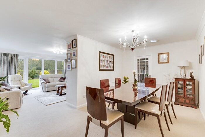 4 Bedroom Detached House For Sale In St. Ives Close, Welwyn, Hertfordshire, AL6