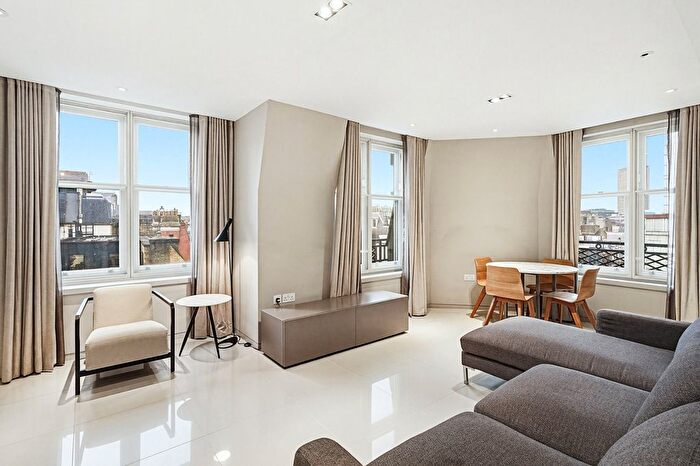 3 Bedroom Flat To Rent In Sherwood Street, Soho, W1F