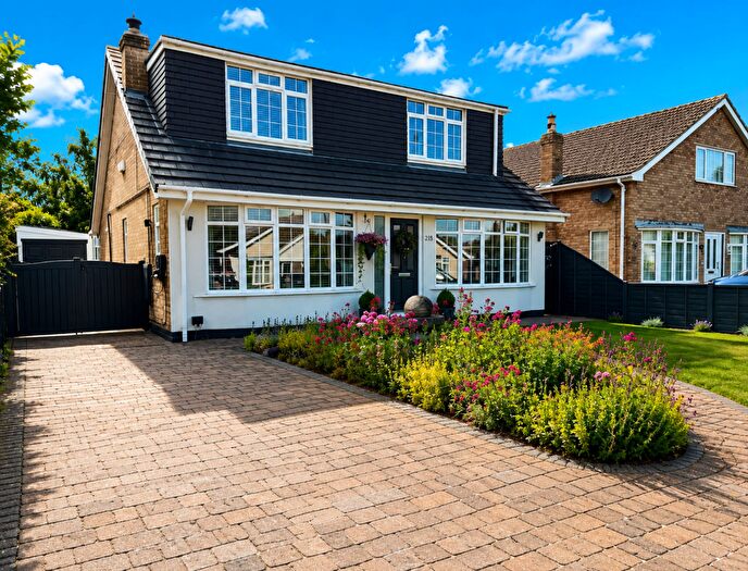 4 Bedroom Detached Bungalow For Sale In The Crescent, Holton-Le-Clay, DN36