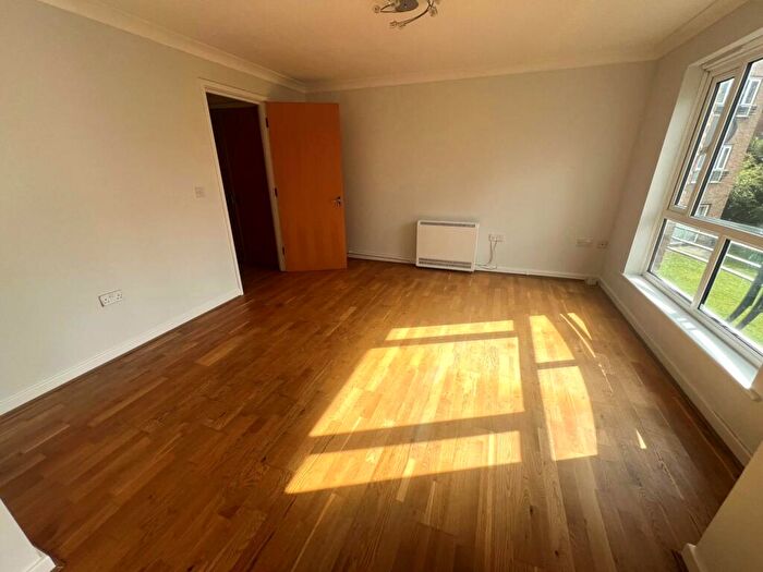 2 Bedroom Flat For Sale In Meadowford Close, Thamesmead ** Video & D Floorplan Available **, SE28