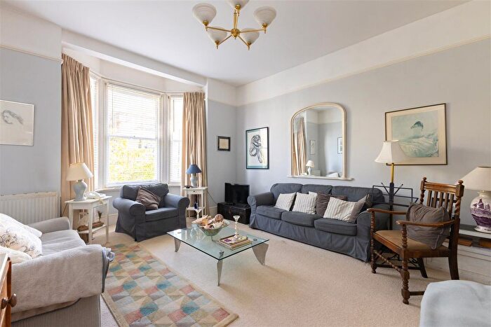 6 Bedroom Semi-Detached House For Sale In Holmesdale Gardens, Hastings, TN34