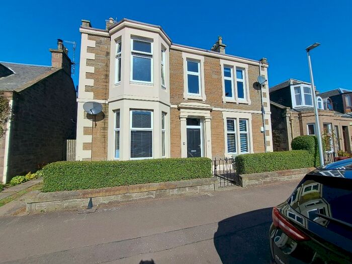3 Bedroom Flat To Rent In Castle Street, Broughty Ferry, Dundee, DD5