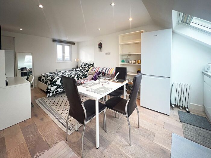 Studio To Rent In Hanover Road, Kensal Rise, NW10