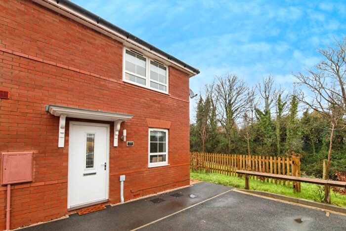 2 Bedroom End Of Terrace House For Sale In Finch Close, Alphington, Exeter, Devon, EX2