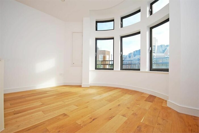 2 Bedroom Flat To Rent In York Street, Twickenham, TW1