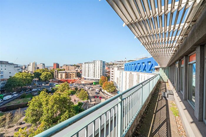 2 Bedroom Flat For Sale In Penthouse, City Centre, BS1