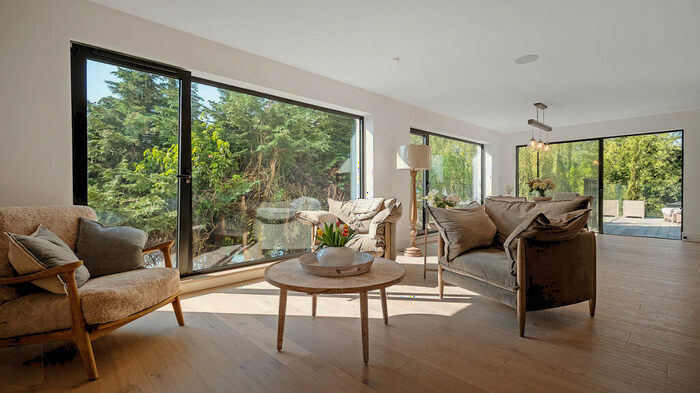 4 Bedroom Detached House For Sale In Riverside Off Tiddington Road, Stratford Upon Avon, Warwickshire., CV37