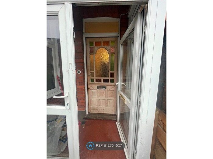 3 Bedroom Semi-Detached House To Rent In Somerset Road, London, NW4