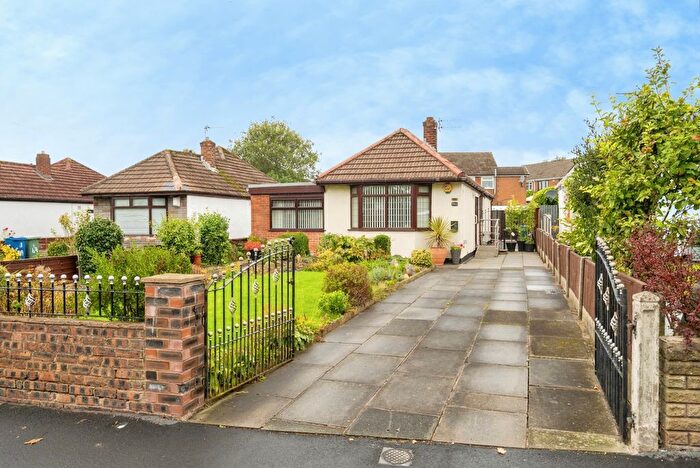 3 Bedroom Bungalow For Sale In Long Lane, Hindley Green, Wigan, Greater Manchester, WN2