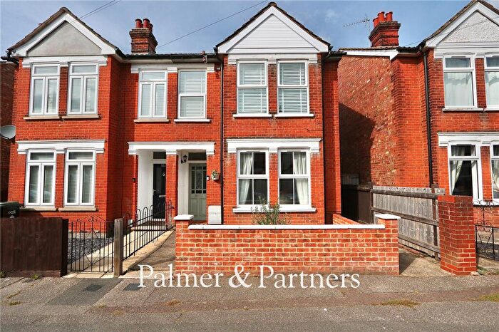 3 Bedroom Semi-Detached House For Sale In Springfield Lane, Ipswich, Suffolk, IP1