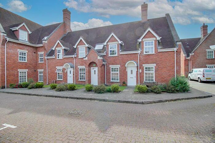 2 Bedroom Flat To Rent In Wickham Road, Fareham, PO16