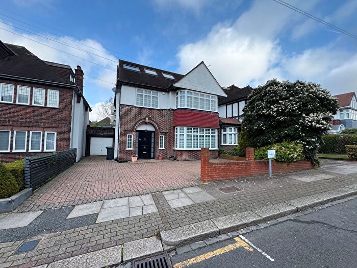 6 Bedroom Detached House To Rent In Highfield Gardens, London, NW11