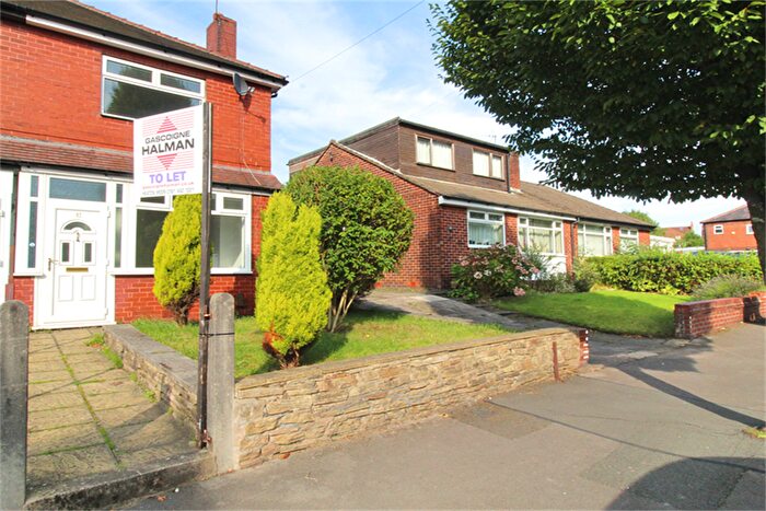 2 Bedroom End Of Terrace House To Rent In Broadstone Hall Road South, Stockport, SK5