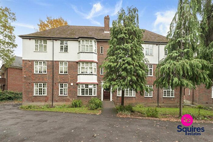 3 Bedroom Flat For Sale In Holders Hill Road, Hendon, NW4