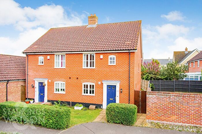 3 Bedroom Semi-Detached House To Rent In Bromedale Avenue, Mulbarton, Norwich, NR14