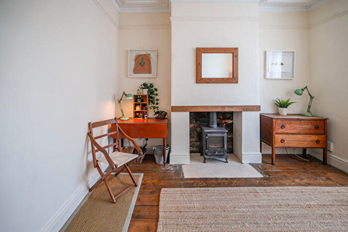 2 Bedroom House For Sale In Warwick Avenue, Bristol, BS5