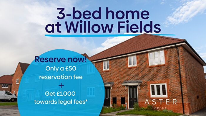 3 Bedroom Semi-detached House For Sale In Sweeters Field Road, Alfold, Cranleigh, GU6