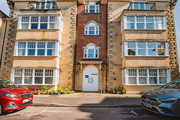 2 Bedroom Flat For Sale In Chesil Place, Dorchester, DT1
