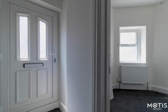 2 Bedroom Flat To Rent In Dover Road, Folkestone, CT20