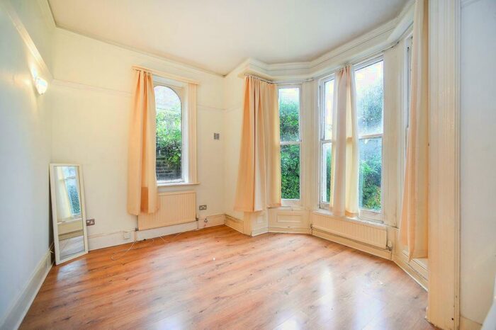 1 Bedroom Flat To Rent In D`Aubigny Road, Brighton, BN2