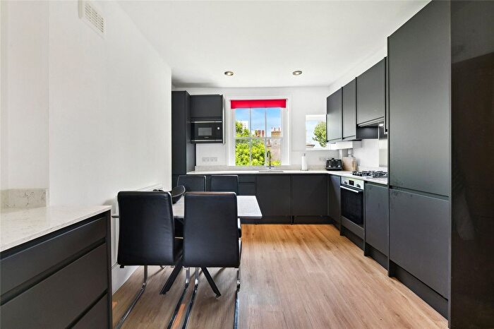 2 Bedroom Maisonette To Rent In Stockwell Terrace, London, SW9