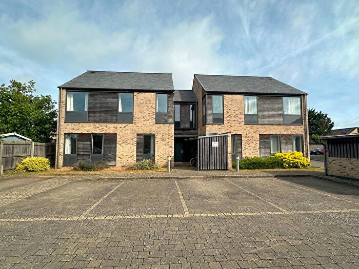 2 Bedroom Flat To Rent In Showground Close, Trumpington, Cambridge, CB2