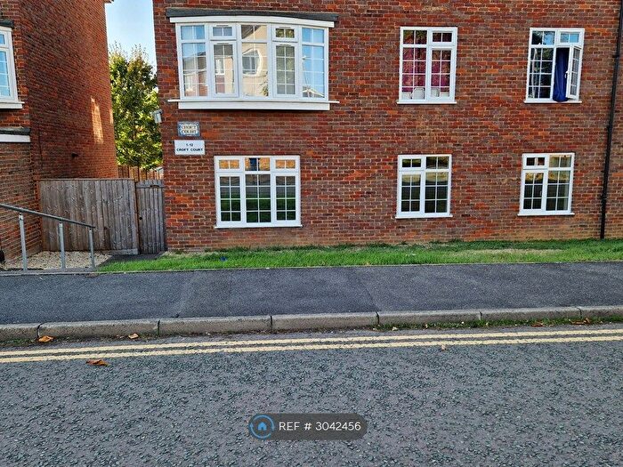 2 Bedroom Flat To Rent In Croft Road, Aylesbury, HP21