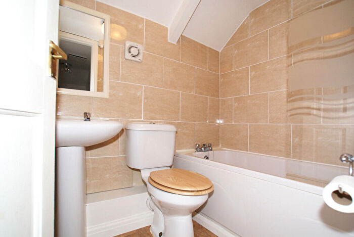 2 Bedroom End Of Terrace House To Rent In Bankside, Youlgrave, DE45