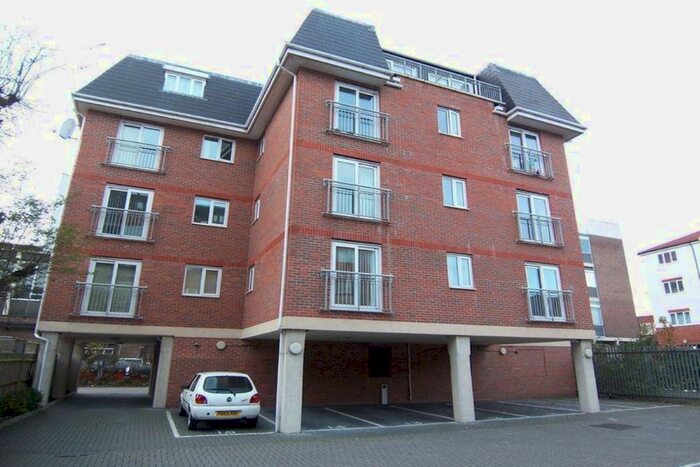 2 Bedroom Flat To Rent In Vectis Way, Cosham, Portsmouth, PO6